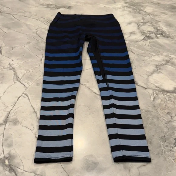 Women’s K-Deer Striped Leggings      Sneaker Length Size Small - Picture 2 of 7